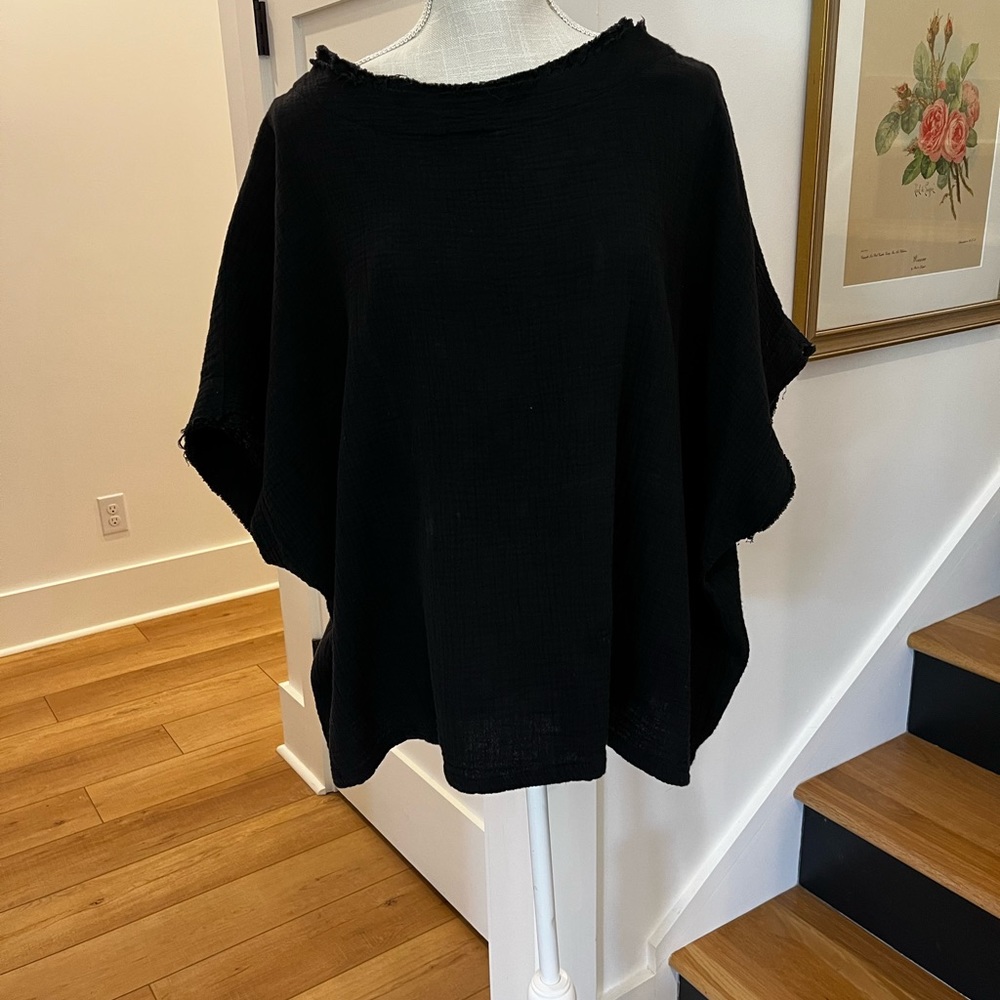 Boutique oversized black top, Size S